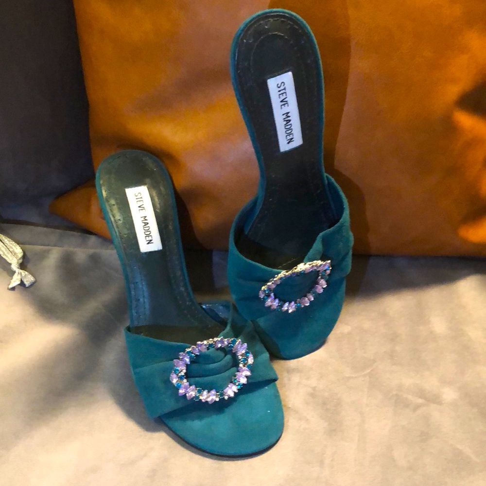 Steve Madden sandals with jeweled ring